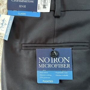 Croft and Barrow classic fit 32x32 pleated men’s dress pants